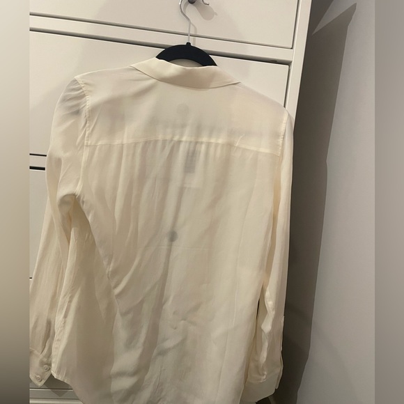 Flowy cream dress shirt - Picture 2 of 3